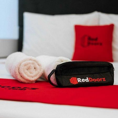 RedDoorz near Dermaga Pelabuhan Rakyat Sorong Bagian luar foto